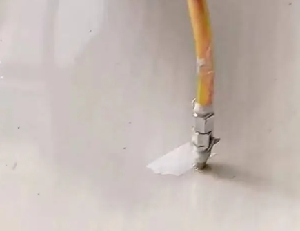 菏泽市瓷砖空鼓维修公司专业解答在瓷砖铺贴过程中，如果使用的砂料过粗（如全部使用了粗砂），可能会导致以下问题